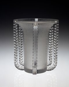 Vase "Marignane", designet 11. mai av Rene Jules Lalique