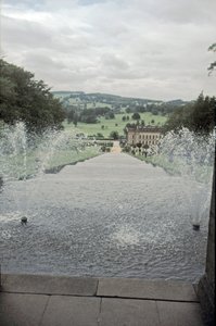Chatsworth House fra toppen av Cascade, Derbyshire, c1980-tallet av Richard Williams