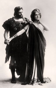 Oscar Asche og Lily Brayton i en scene fra The Virgin Goddess, tidlig på 1900-tallet.