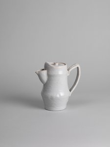 Hvit tinnglasert kaffekanne, 1914-15 av Roger Eliot Fry