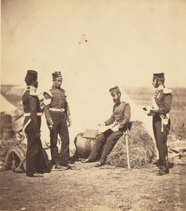 Kaptein Walker fra 30. regiment leser generelle ordre. av Roger Fenton