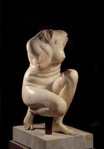 Afrodite sitter på huk. Marmorskulptur fra det 2. århundre e.Kr. Sol. 0,71 m Paris, Musée du Louvre. av Roman