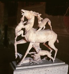 Hjort angrepet av hunder, fra House of the Stags (marmor)