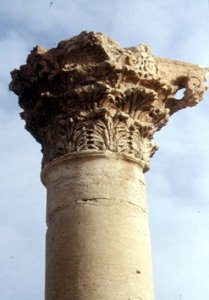 Detalj av en korintisk søyle og hovedstad, romersk, 2. århundre (bilde) av Roman