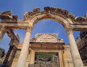 Fasade av Hadrians tempel av Roman