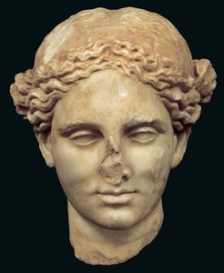 Leder av Apollo Sauroktonos (øglemorderen) kopi av en gresk bronse fra det 4. århundre av Praxiteles, funnet i Kifissia (marmor) av Roman