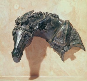 Hodet til et muldyr kronet med eføy, ornament fra armlenet på en seng (bronse)