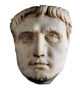 Maske til keiser Augustus (Caius Julius Caesar Octavianus Augustus), 63 f.Kr. - 14 e.Kr. (marmorskulptur) av Roman