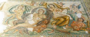 Nereides og Bythos, House of Aion, Pafos, Kypros (mosaikk) av Roman