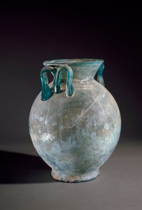 Romersk kunst: glassvase med håndtak. Fra Pompei, Italia. Napoli nasjonale arkeologiske museum av Roman