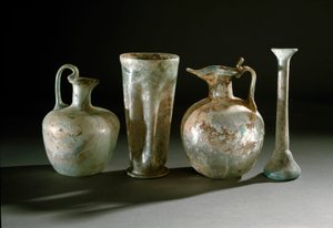 Romersk kunst: kanner, kanner og glassvaser fra Pompei. 1. århundre Museo Archeologico Nazionale, Napoli av Roman