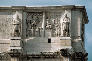 Romersk kunst: lavt marmorrelieff som representerer fordelingen av subsidier til folket (til venstre) og overgivelsen av en barbarisk leder (til høyre). 312-315 e.Kr. Konstantinbuen, Roma av Roman