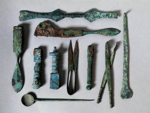 Romersk kunst: sett med kirurgiske instrumenter fra House of the Surgeon i Pompei. 1. århundre f.Kr. Napoli, Museo Archeologico Nazionale av Roman