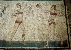 Romersk kunst: unge kvinner som spiller ball. Unge romere engasjerte seg i fysiske øvelser. De bærer en lendeduk rundt nyrene og en strophium av Roman