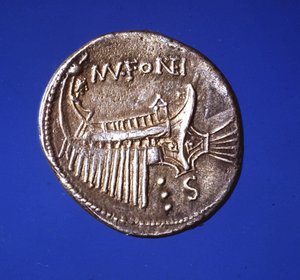 Sølvmynt som representerer en bysse, 91 e.Kr. av Roman