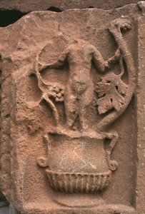 Arkitektonisk fragment med utskåret dekorasjon, Sertius Market, High Imperial Period (27 BC-395 AD) (se også 267025) av Roman Imperial Period