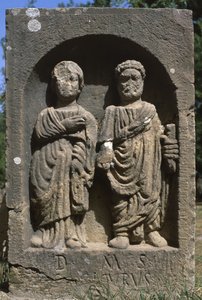 Stela med to menneskeskikkelser, High Imperial Period (27 BC-395 AD) av Roman Imperial Period