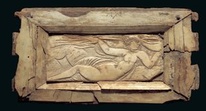 Innrammet plakett med en kvinneskikkelse, fra Egypt, sent på 3. til tidlig på 4. århundre e.Kr. (bein) av Roman Period Egyptian