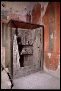 Karbonisert garderobe, Casa a Graticcio, 5. århundre f.Kr.-1. århundre e.Kr av Roman Roman