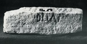 Påskrevet århundrestein (stein) av Roman Roman