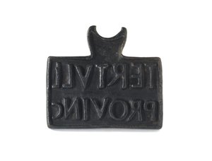 Romersk stempel brukt til stempling av produkter eller eiendom, fra Cramond, Midlothian, AD 140-211 (bronse) av Roman Roman