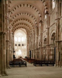 Vezelay Abbey (89), skipet til basilikaen Santa Maria Magdalene. 1100-tallet. av Romanesque