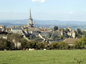 Utsikt over byen Autun og Cathedrale Saint Lazare (romansk arkitektur på 1200-tallet). Saone og Loire, Burgund, Frankrike. av Romanesque