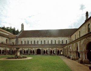 Utsikt over klosteret til cistercienserklosteret grunnlagt på 1100-tallet. av Romanesque