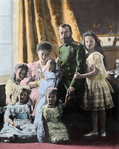 Familieportrett av tsar Nicholas II (1868-1918) av Russland - Fotografi rundt 1904-1905 av Russian Photographer