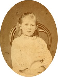 Portrett Lyubov F. Dostojevskaja (1869-1926), datter av forfatteren Fjodor Mikhailovitch Dostojevskij (Fedor, Fiodor Dostojevski, Dostojevskij, Dostojevskij) (1821-1881). Albumin bilde av Russian Photographer