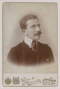Portrett av maleren Leon Bakst (1866-1924) av Russian Photographer