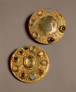 Kolt Medaljong, Ryazan (gull med perler, emalje og edelstener)