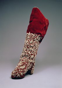 Damestøvler, 1650-1700 (skinn og fløyel med perler) av Russian School