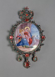 Panagia med miniatyr av Madonna og barn (malt emalje og preget sølvsett med juveler) av Russian School