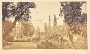 Agra; Der Taj, vom Garten aus av Samuel Bourne
