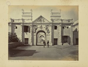 Lucknow; Havfrueporten, Kaiser Bagh av Samuel Bourne
