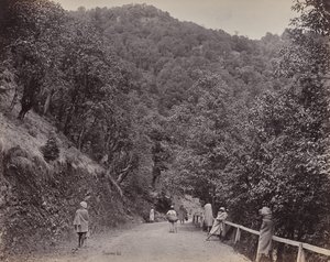 Shimla. The Mall eller hovedgaten av Samuel Bourne