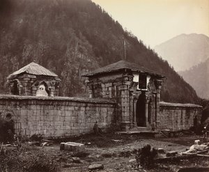 Tempel i Naveshwara, Kashmir, India, 1864. av Samuel Bourne