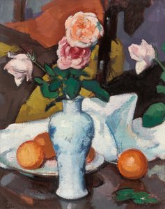 Roser i en vase med appelsiner og en hvit duk, av Samuel John Peploe