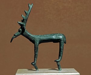 Nuragisk kultur (nuraghi) Sardinsk: bronsestatuett av Iglesias-hjort. 8.-7. århundre f.Kr. Cagliari, Nasjonalt arkeologisk museum, Sardinia, Italia av Sardinia Nuragic Civilization