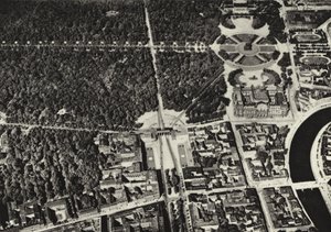 Berlin: Brandenburger Tor, flyfoto; Brandenburger Tor sett fra et fly (s/hv-bilde)