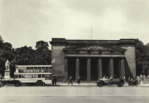 Berlin: Den nye garde; New Guard House (s/hvitt bilde) av Sasha Stone