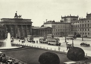 Berlin: Pariser Platz (s/hvitt bilde) av Sasha Stone