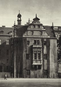 Berlin: Castle Pharmacy (s/hvitt bilde) av Sasha Stone