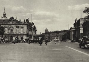Berlin: Armory and Crown Prince Palace; Arsenal og kronprinspalasset (s/hvitt bilde) av Sasha Stone