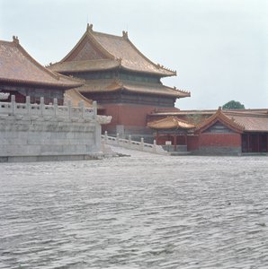 Paviljong og marmorterrasse med dobbelt tak, Ming-dynastiet (bilde) av School Chinese