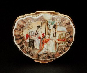 Lokk på snusboks i form av et skjell, Qianlong-periode (1736-95) ca. 1760 (porselen) (se også 210139) av School Chinese