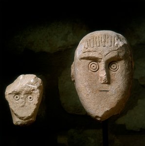 Koniske hoder, fra et begravelsesmonument funnet i Daunia av School Daunian