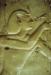 Det gamle Egypt, veggmaleri/utskjæring, Seti I som mottar liv, symbolisert ved ankhen, Seti I-tempelet, Abydos av School Egyptian