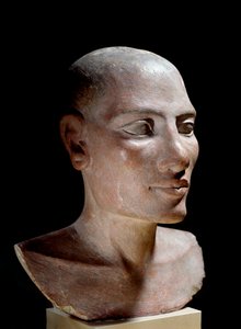 Egyptisk antikvitet: Salthode. Kalksteinsskulptur, Old Empire (rundt 2700-2200 f.Kr.). Paris, musee du Louvre - Egyptisk antikk: Hodet til en ung mann sa "" Salt"" hode, malt kalkstein, Gamle riket (ca. 2700-2200 f.Kr.), Louvre-museet, Paris av School Egyptian
